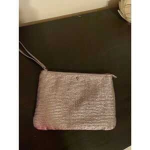 In charge wristlet